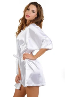 Déshabillé Court Peignoir Kimono Satin Blanc -L’Éveil Sensuel Soldes deshabille court peignoir kimono satin blanc 2